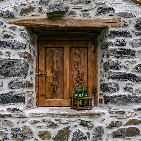 Country house La Picarota Pajares (Asturias)